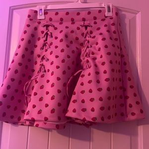 Pink strawberry skirt from hot topic medium